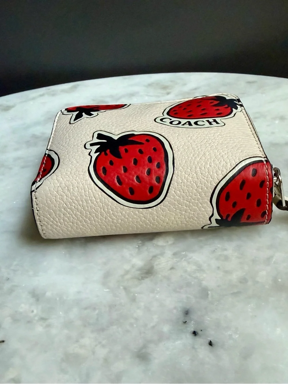 COACH Strawberry Billfold Wallet Chalk Multi Pebbled Leather CT908